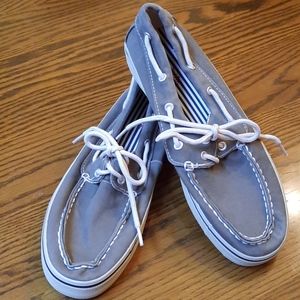 ThomMcAn men's boat shoes